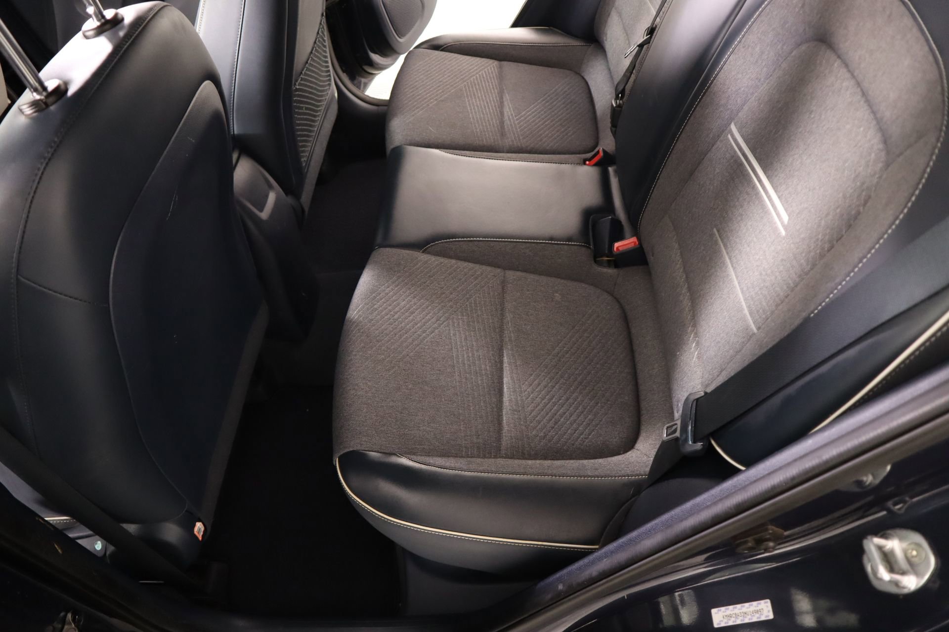 Used 2022 Hyundai Venue Limited image 13