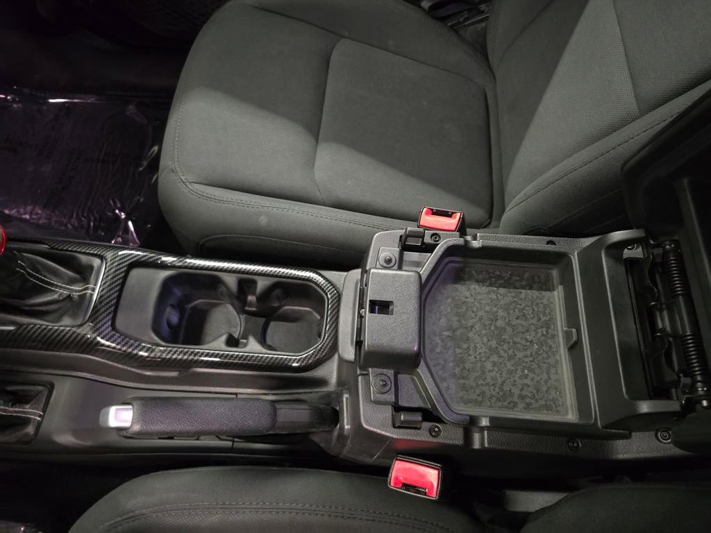 Certified 2018 Jeep Wrangler Unlimited Sahara image 28