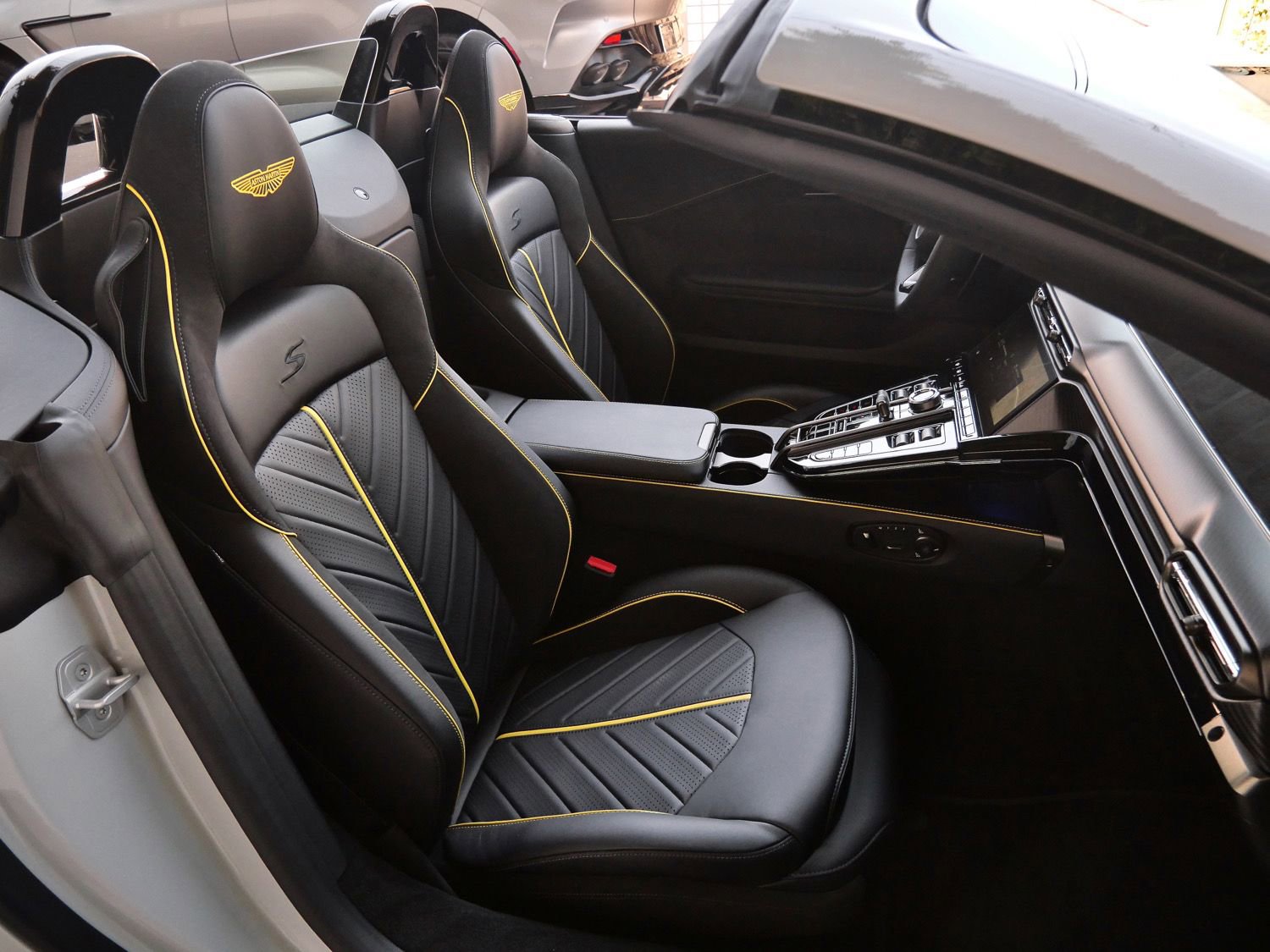 New 2026 Aston Martin V8 Vantage S RWD image 12