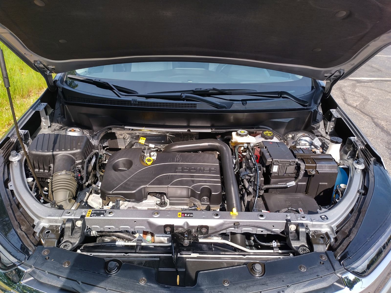 Used 2024 Chevrolet Equinox LS w/ Driver Confidence II Package image 19