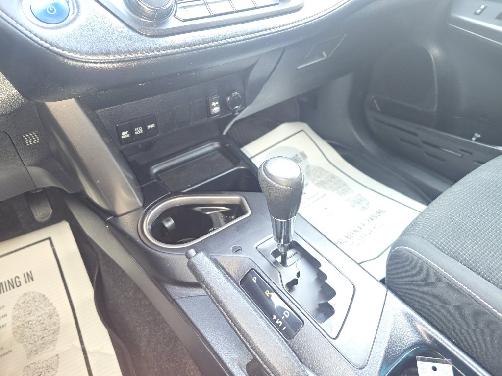 Used 2018 Toyota RAV4 LE image 25