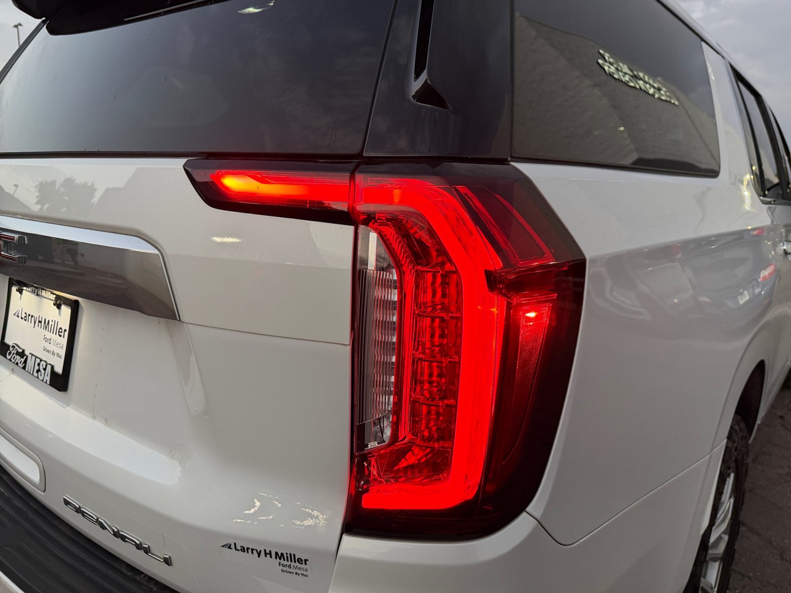 Used 2023 GMC Yukon XL Denali AWD/4WD image 31