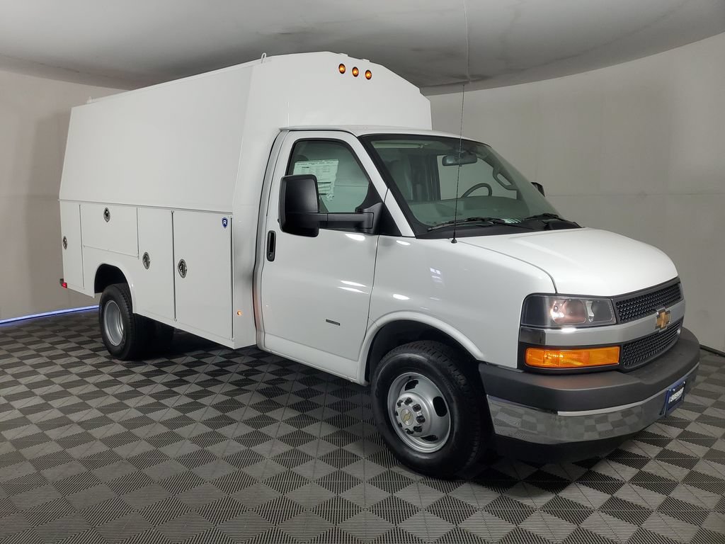 New 2026 Chevrolet Express 3500 w/ Power Convenience Package RWD image 3
