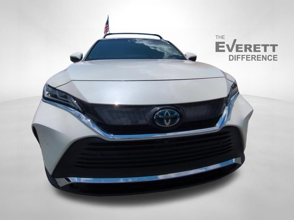 Used 2021 Toyota Venza Limited AWD/4WD image 2