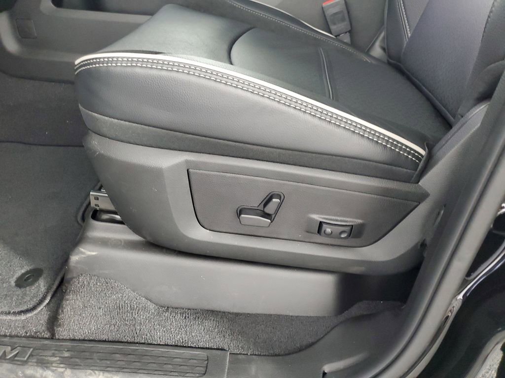 New 2025 RAM 2500 Laramie image 31