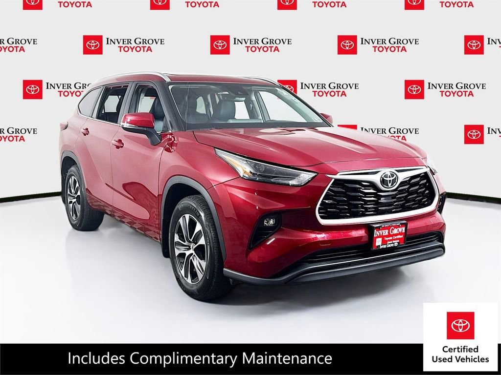 Certified 2025 Toyota Highlander XLE image 4