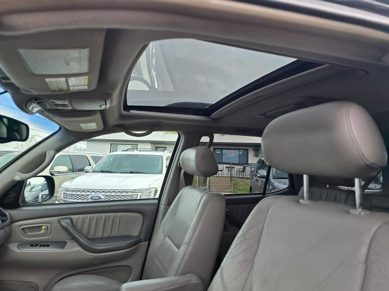 Used 2004 Toyota Sequoia Limited image 11