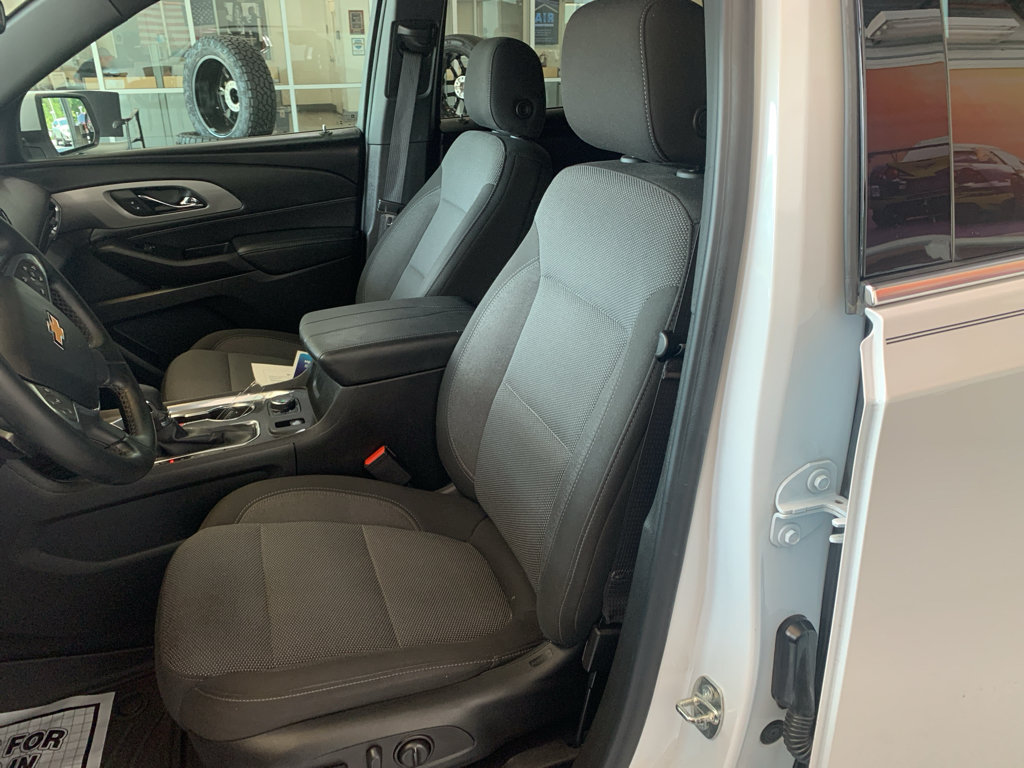 Used 2023 Chevrolet Traverse LT FWD image 12