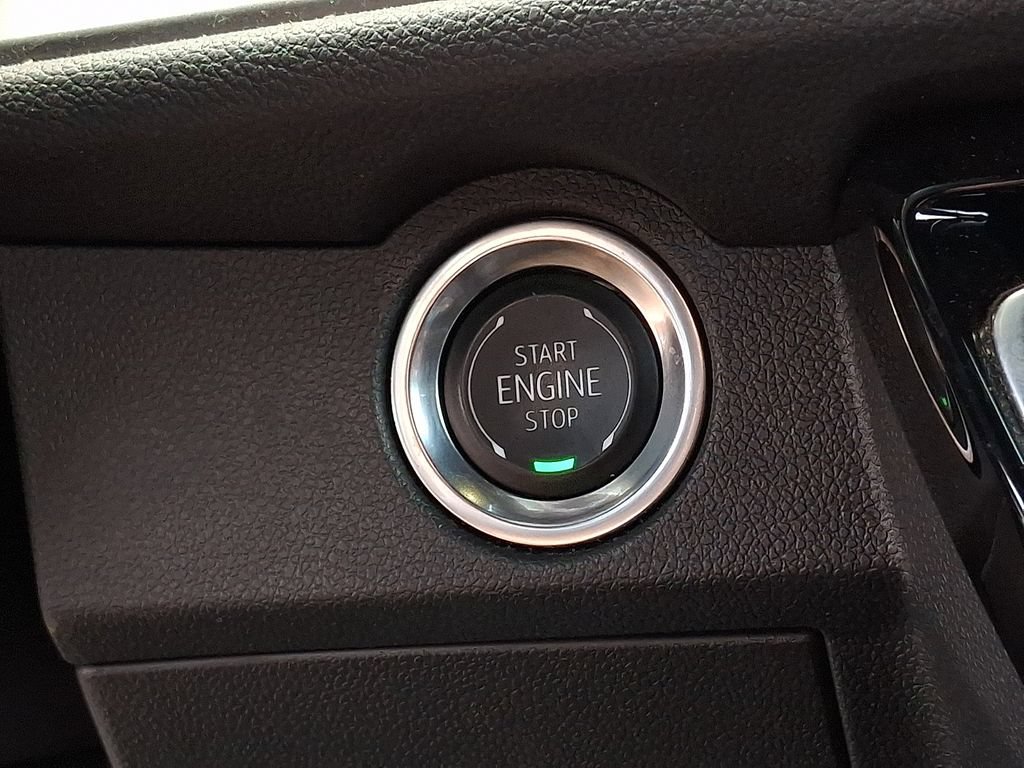 Used 2024 Chevrolet Traverse LT FWD image 24