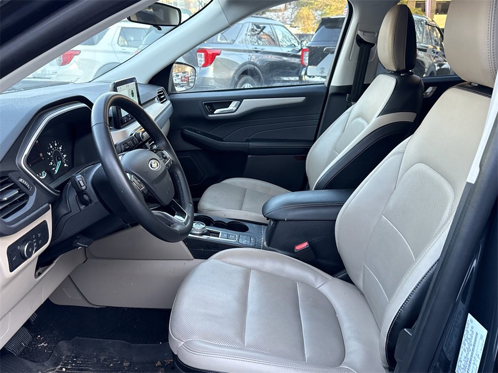 Used 2022 Ford Escape SEL image 8