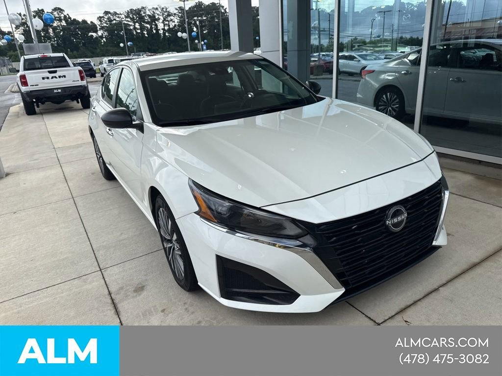 Used 2025 Nissan Altima 2.5 SV FWD image 4