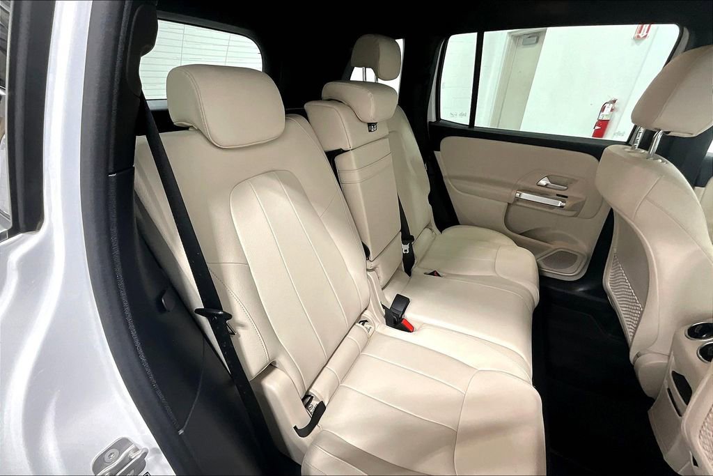 Used 2025 Mercedes-Benz GLB 250 image 36