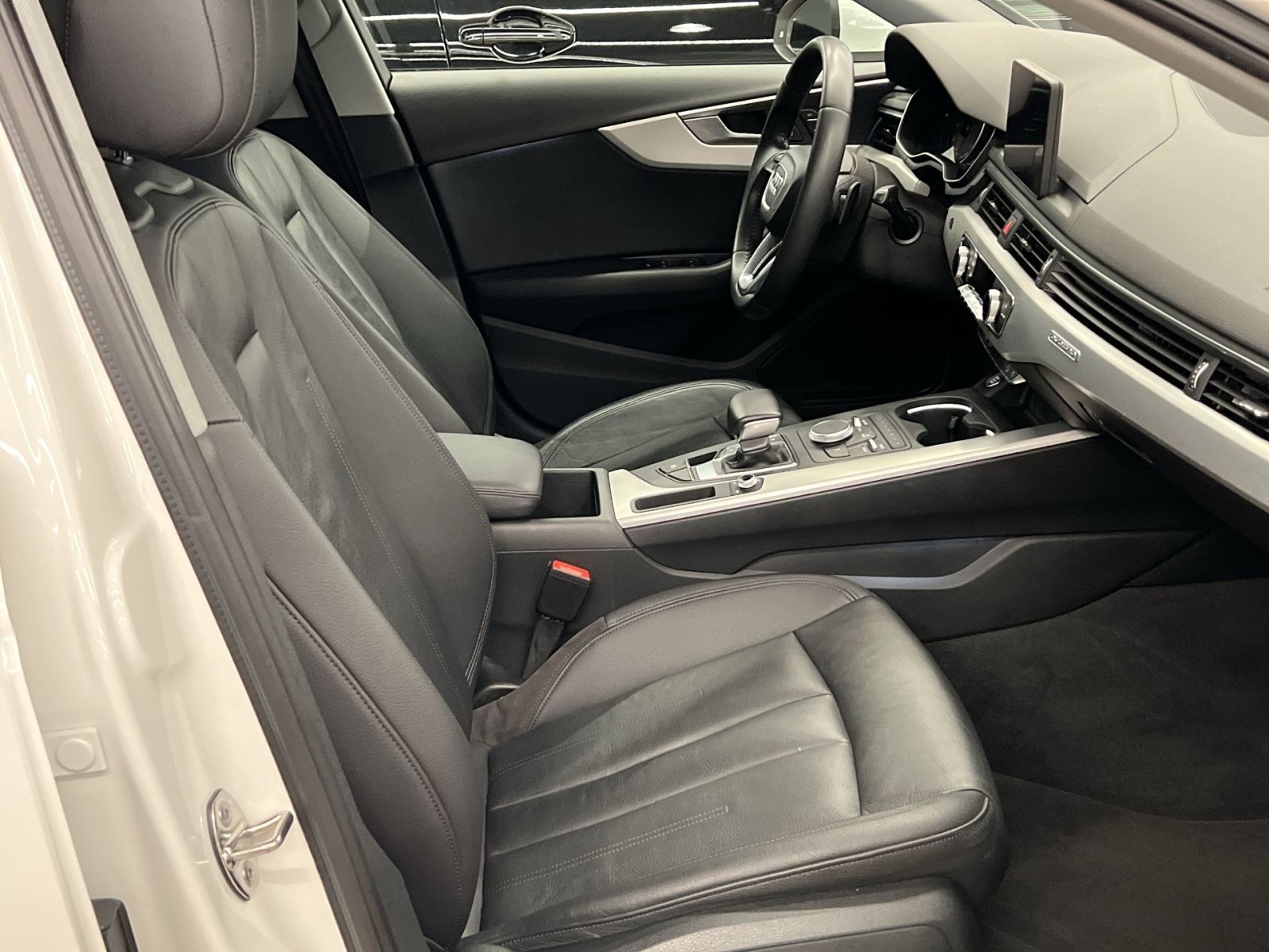 Used 2018 Audi A4 2.0T allroad Premium w/ Convenience Package AWD/4WD image 23