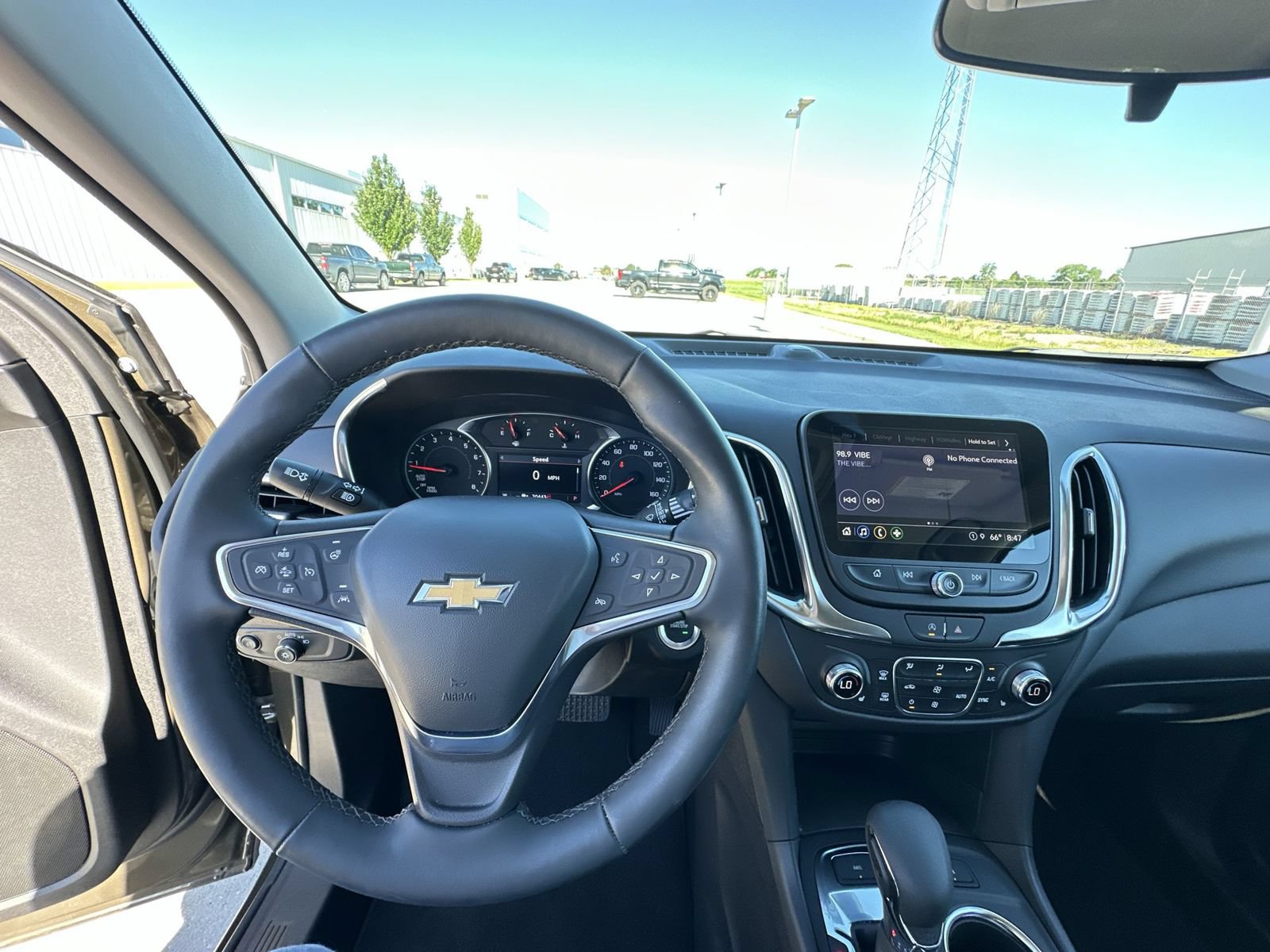 Used 2024 Chevrolet Equinox LT AWD/4WD image 11
