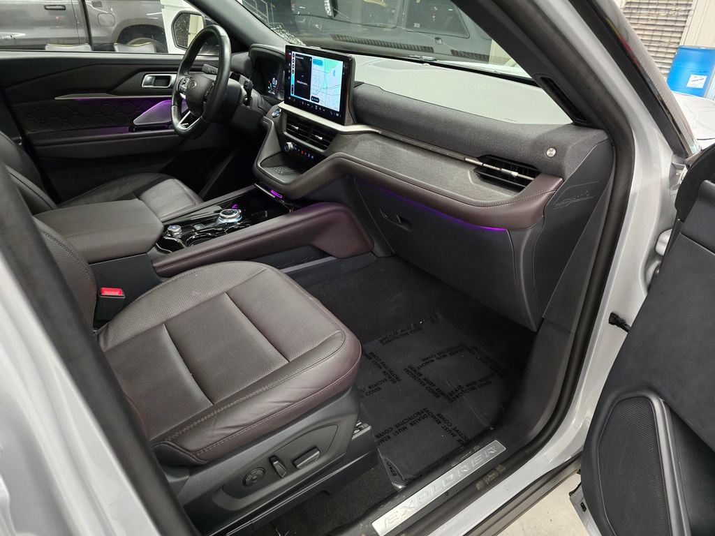 Used 2025 Ford Explorer Platinum w/ LUX Leather Package image 34