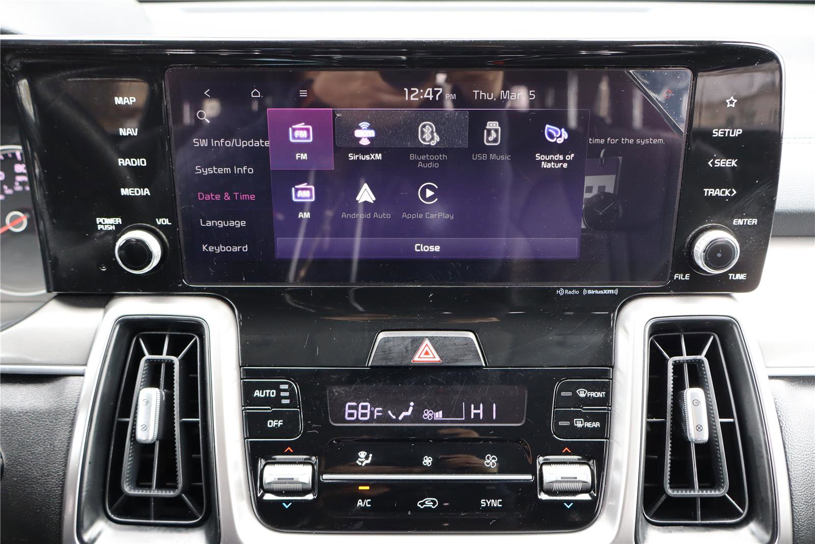 Certified 2022 Kia Sorento S w/ Panoramic Sunroof Package image 16