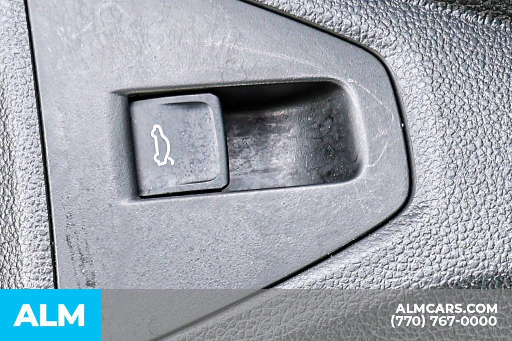 Used 2025 Volkswagen Jetta Sport FWD image 44