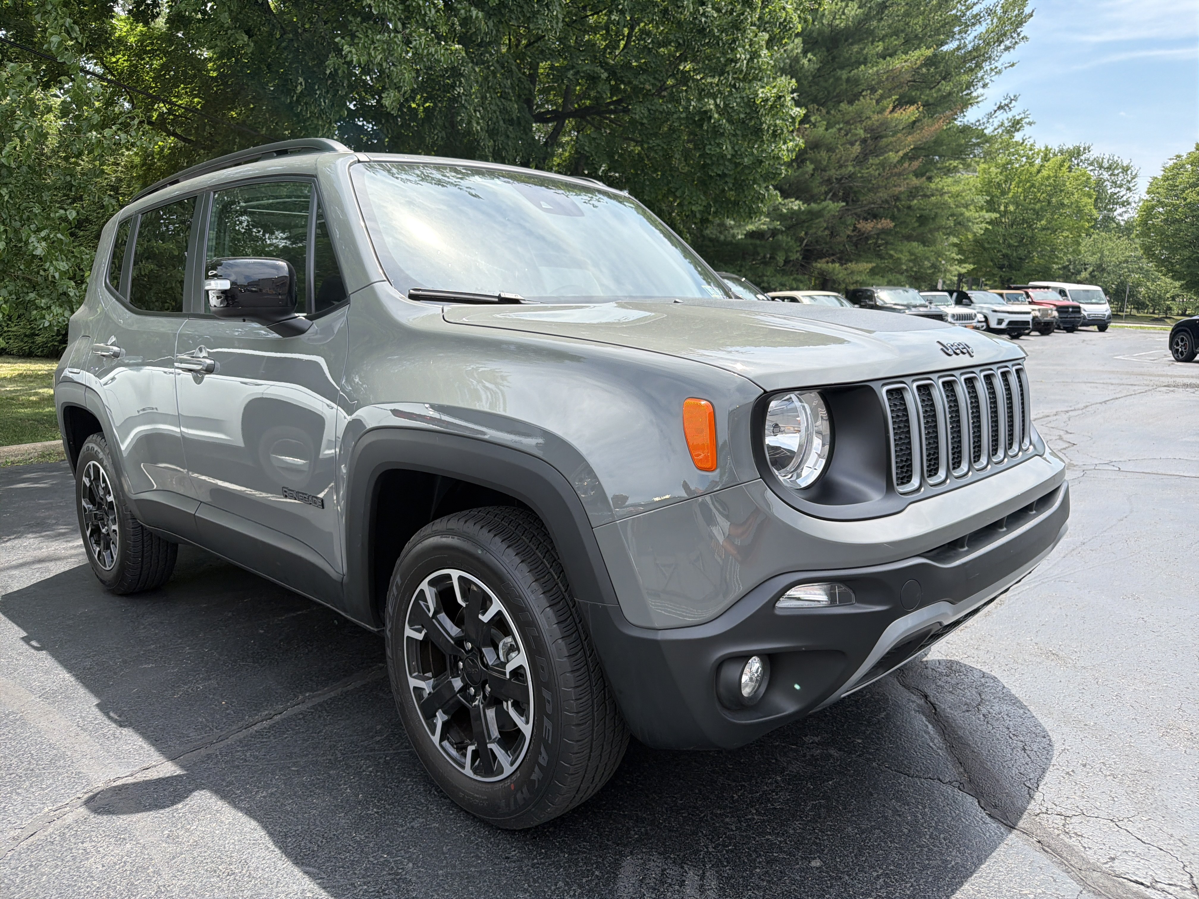 Certified 2023 Jeep Renegade Latitude w/ Sun/Sound Group