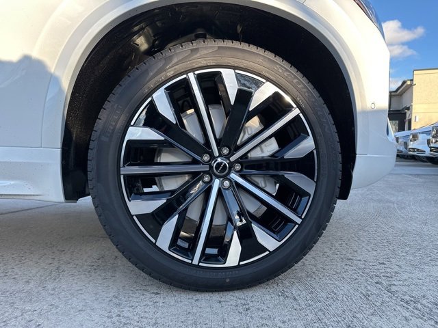 New 2026 Volvo XC90 B6 Plus w/ Protection Package Premier image 9