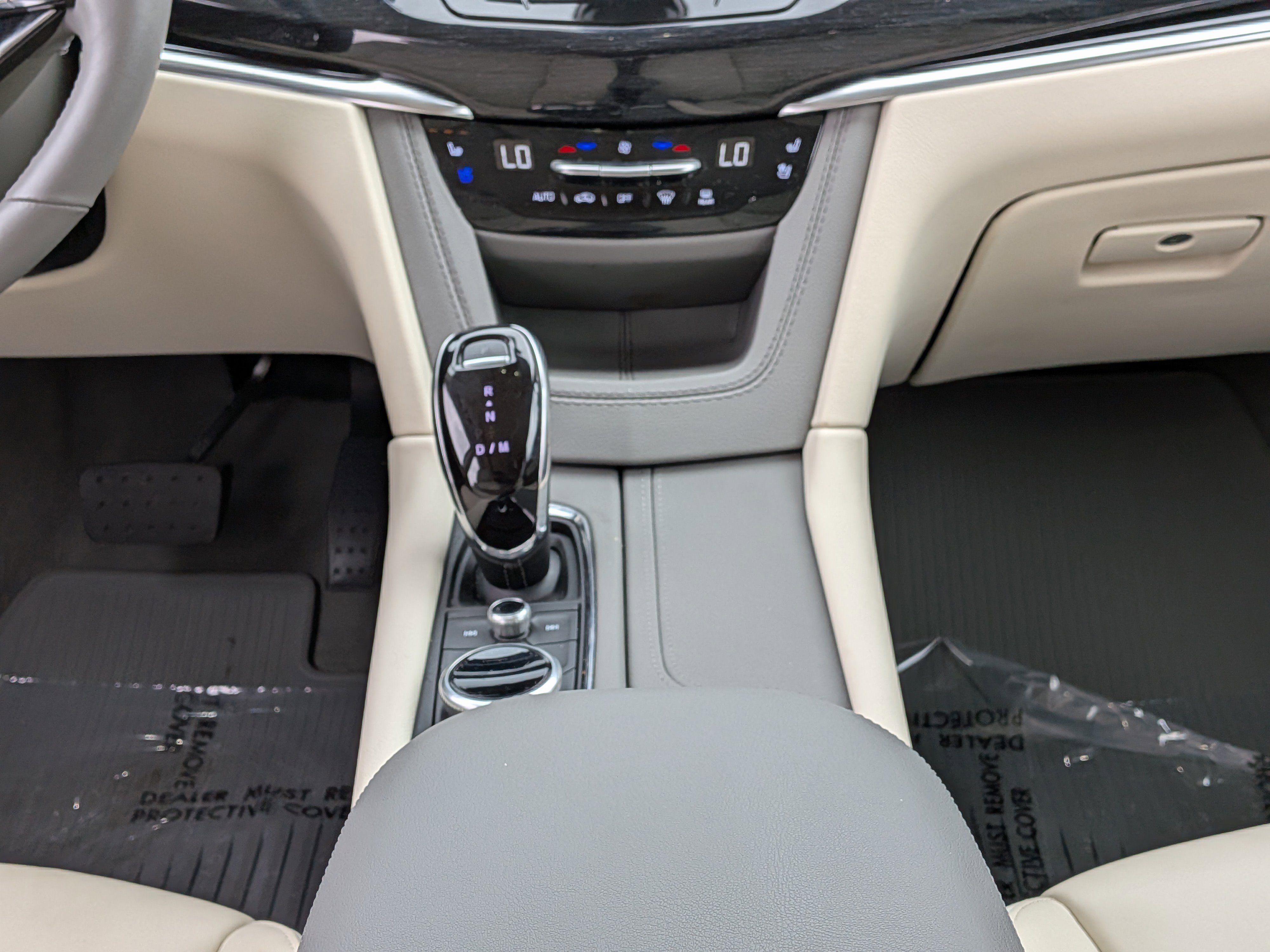 Used 2024 Cadillac XT6 Premium Luxury FWD image 20