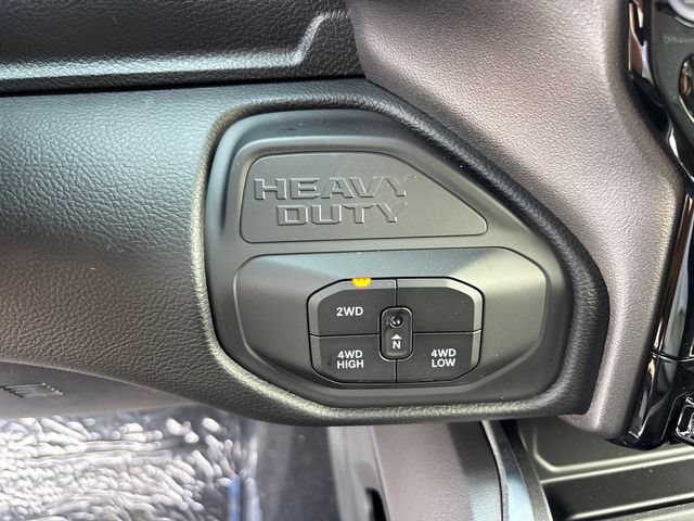 New 2026 RAM 2500 Laramie AWD/4WD image 19