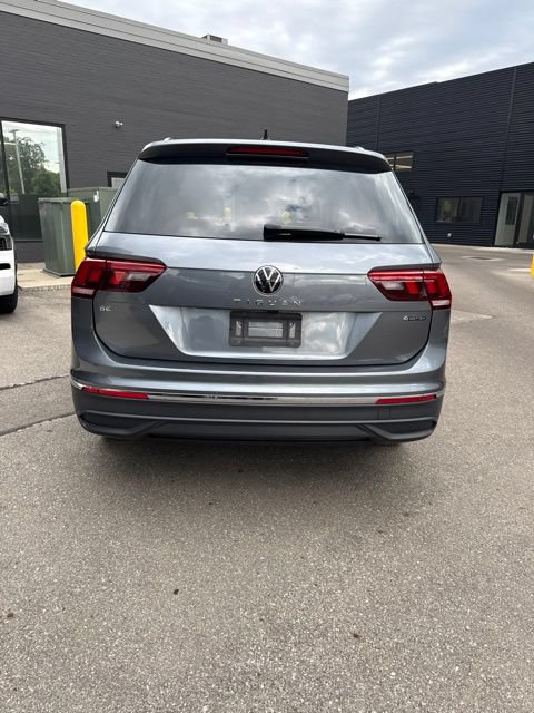 Used 2023 Volkswagen Tiguan SE AWD/4WD image 4