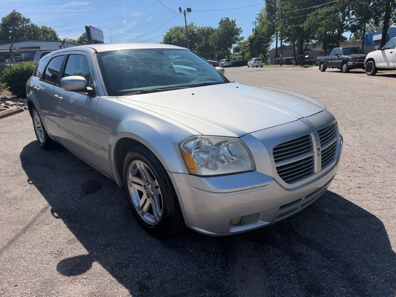 Used 2006 Dodge Magnum R/T w/ Convenience Group II RWD image 3