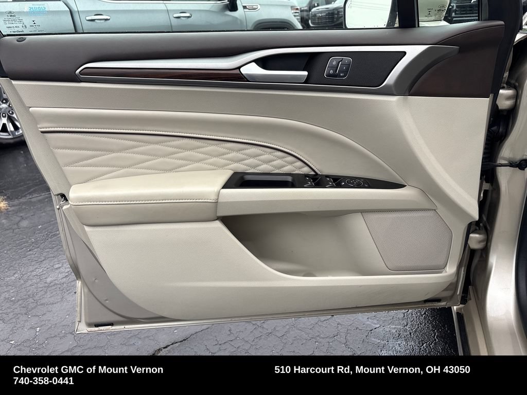 Used 2018 Ford Fusion Platinum FWD image 13