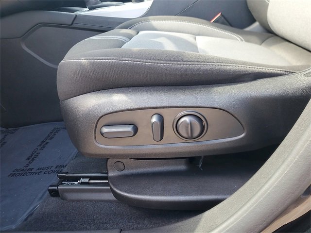 Used 2025 Chevrolet Blazer LT image 13