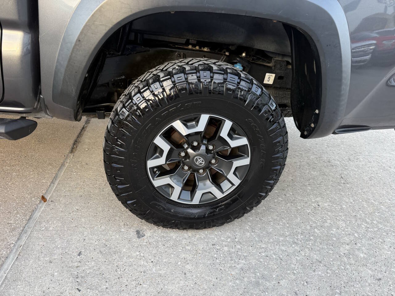 Used 2020 Toyota Tacoma TRD Off-Road AWD/4WD image 35