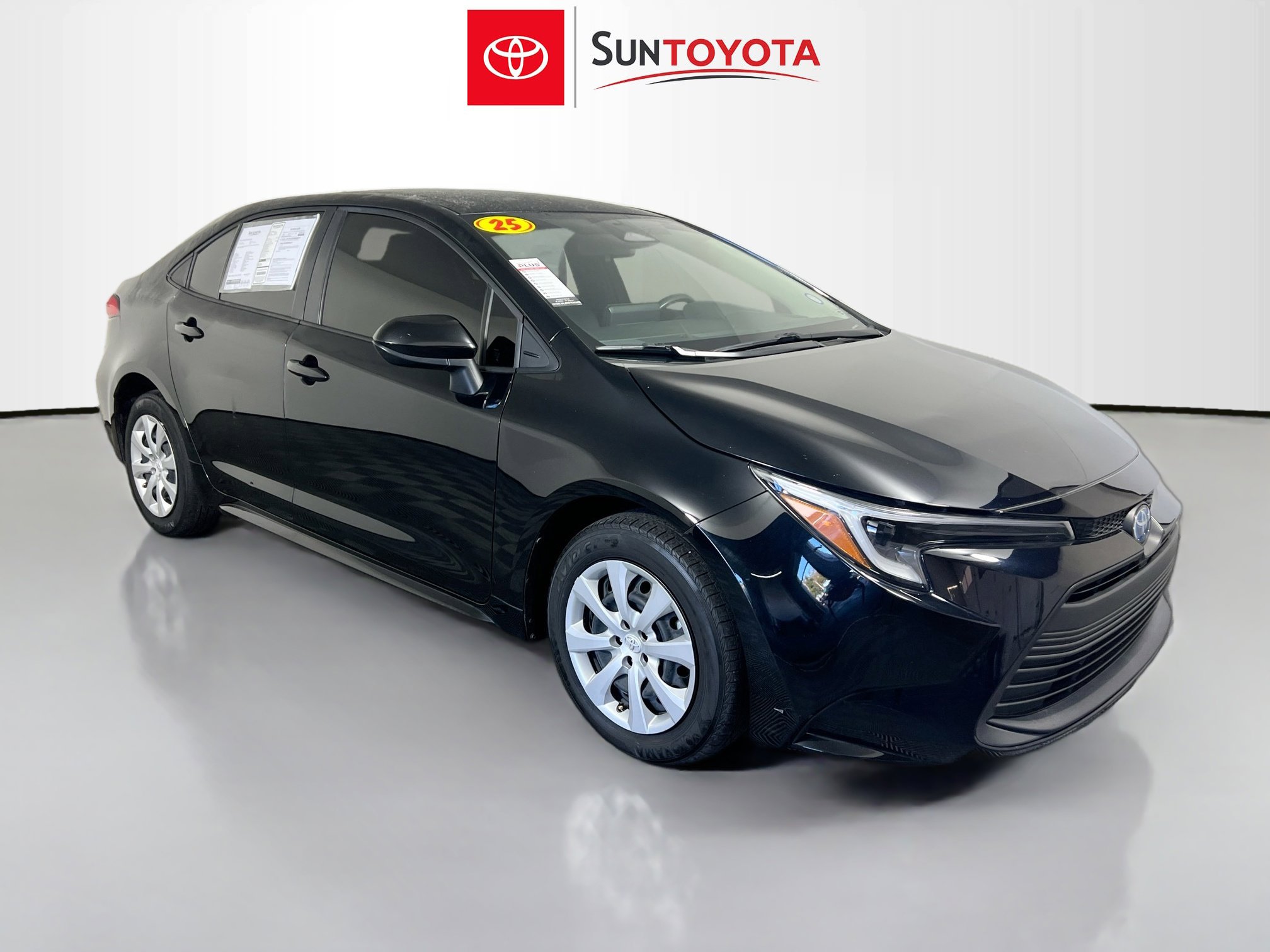Used 2025 Toyota Corolla LE image 1