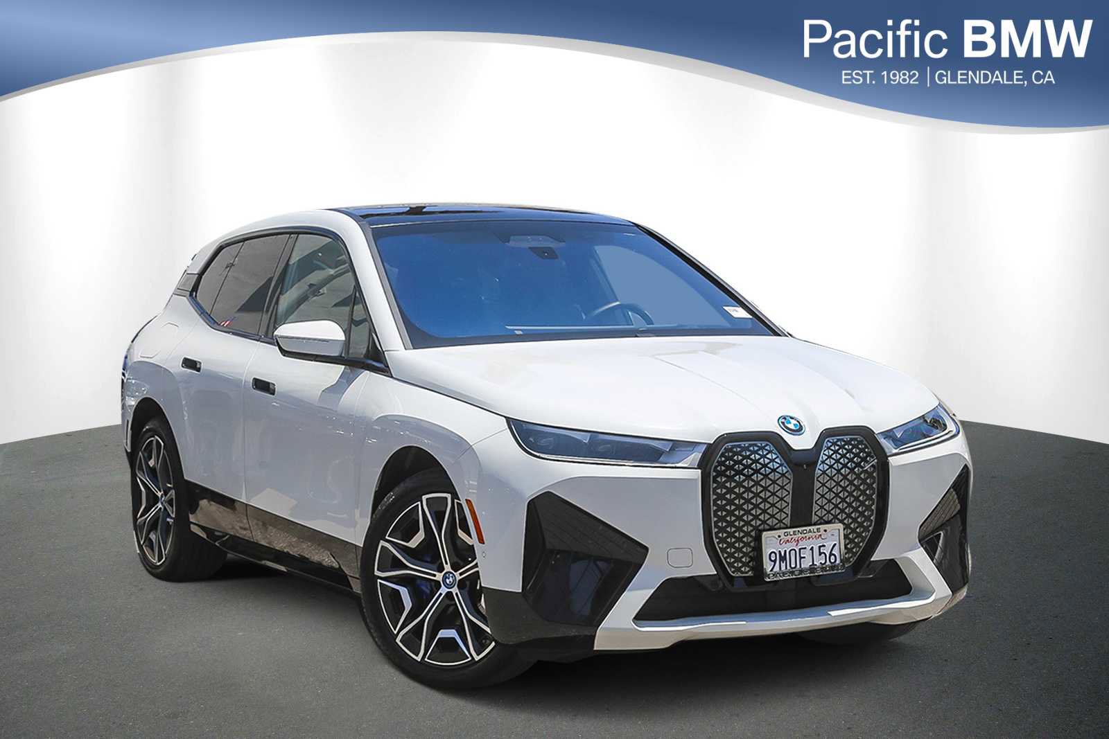 Used 2025 BMW iX xDrive50 image 1