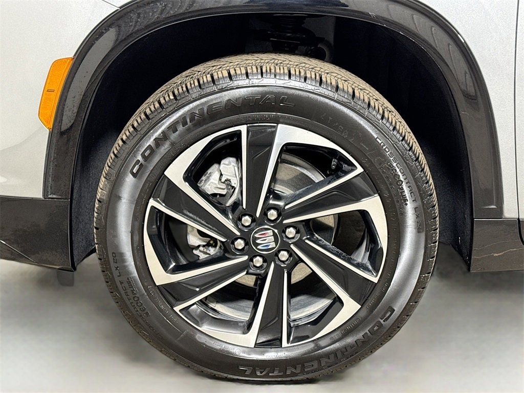 Certified 2025 Buick Enclave Sport Touring image 31