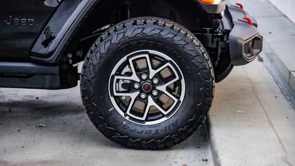New 2026 Jeep Wrangler Unlimited Rubicon w/ Whitecap Package AWD/4WD image 11