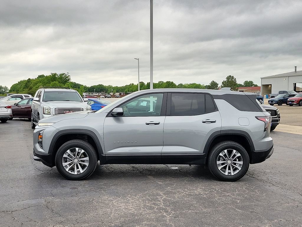 Used 2025 Chevrolet Equinox LT FWD image 3