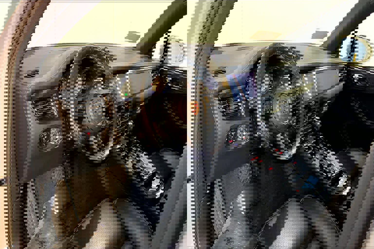 Used 2022 Porsche Macan GTS image 4