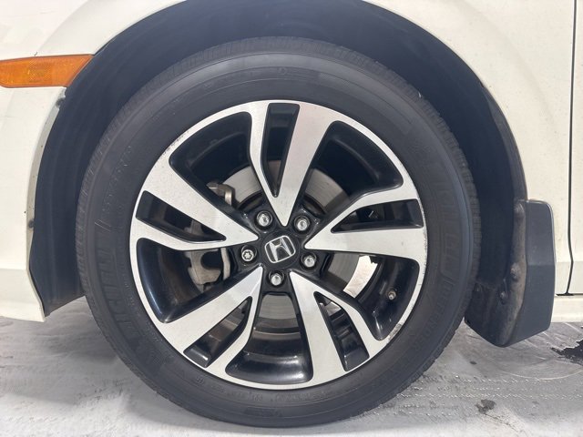Used 2018 Honda Odyssey Elite image 11