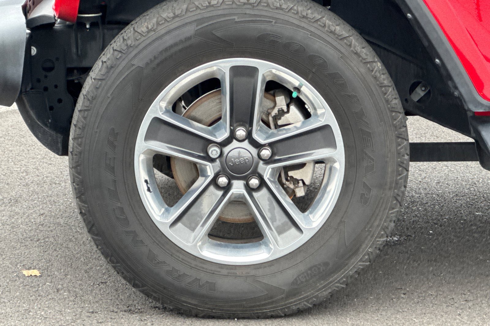 Used 2022 Jeep Wrangler Unlimited Sahara image 32