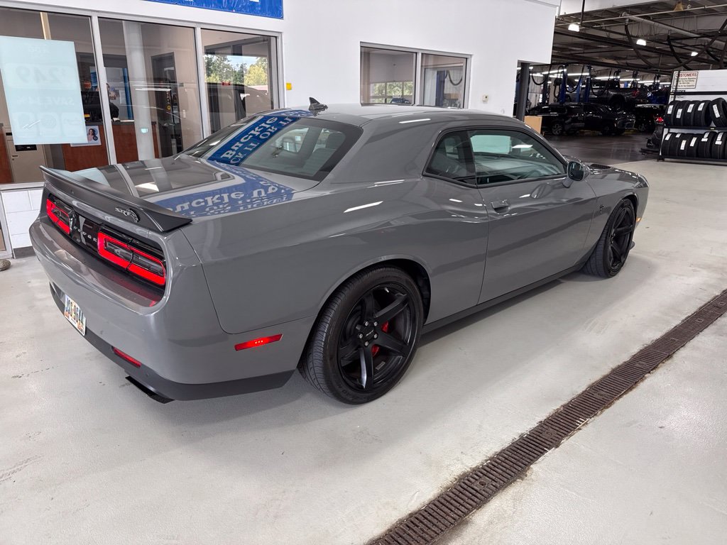 Used 2017 Dodge Challenger SRT Hellcat RWD image 4