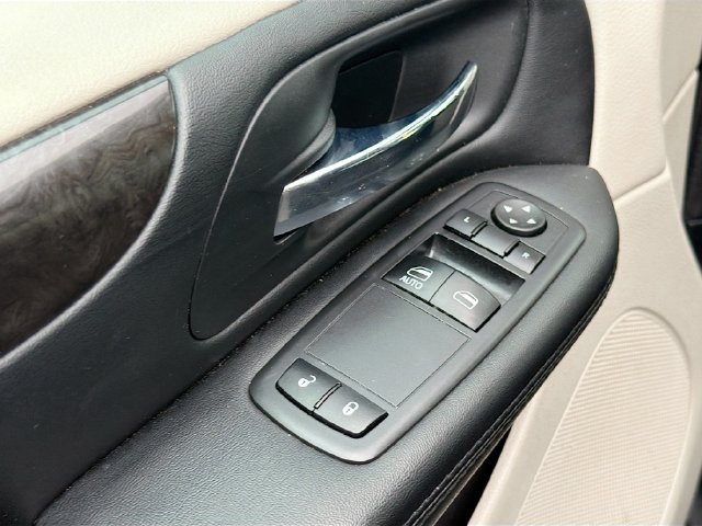 Used 2017 Dodge Grand Caravan SE FWD image 21