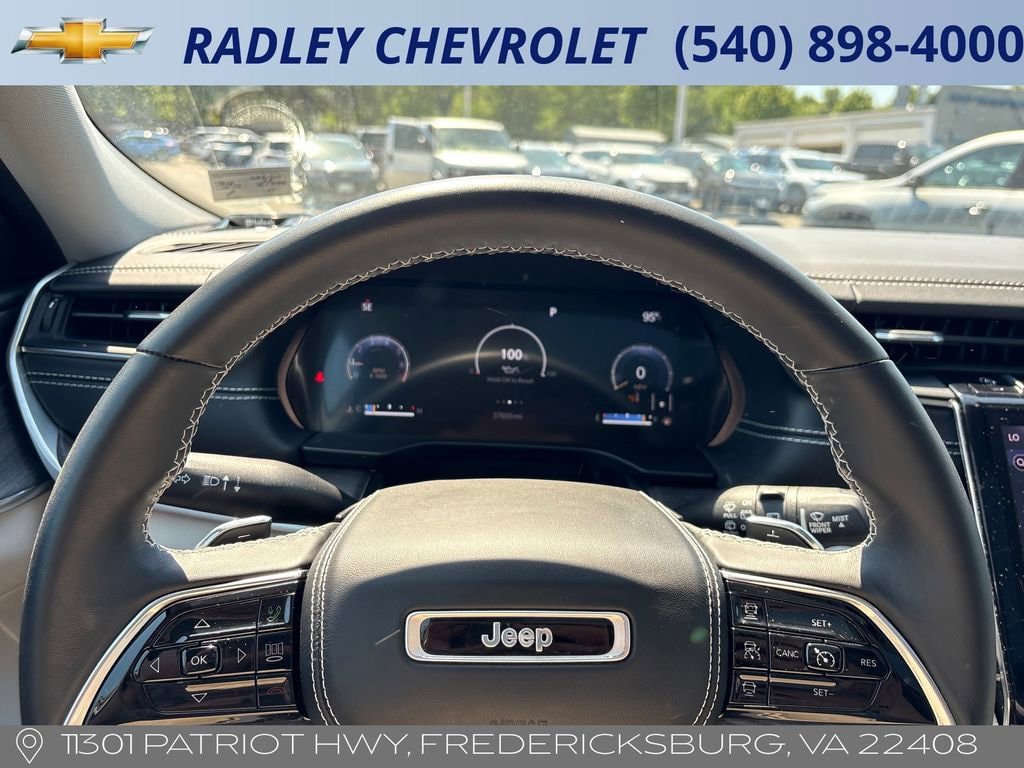 Used 2022 Jeep Grand Cherokee L Overland w/ Luxury Tech Group IV AWD/4WD image 6