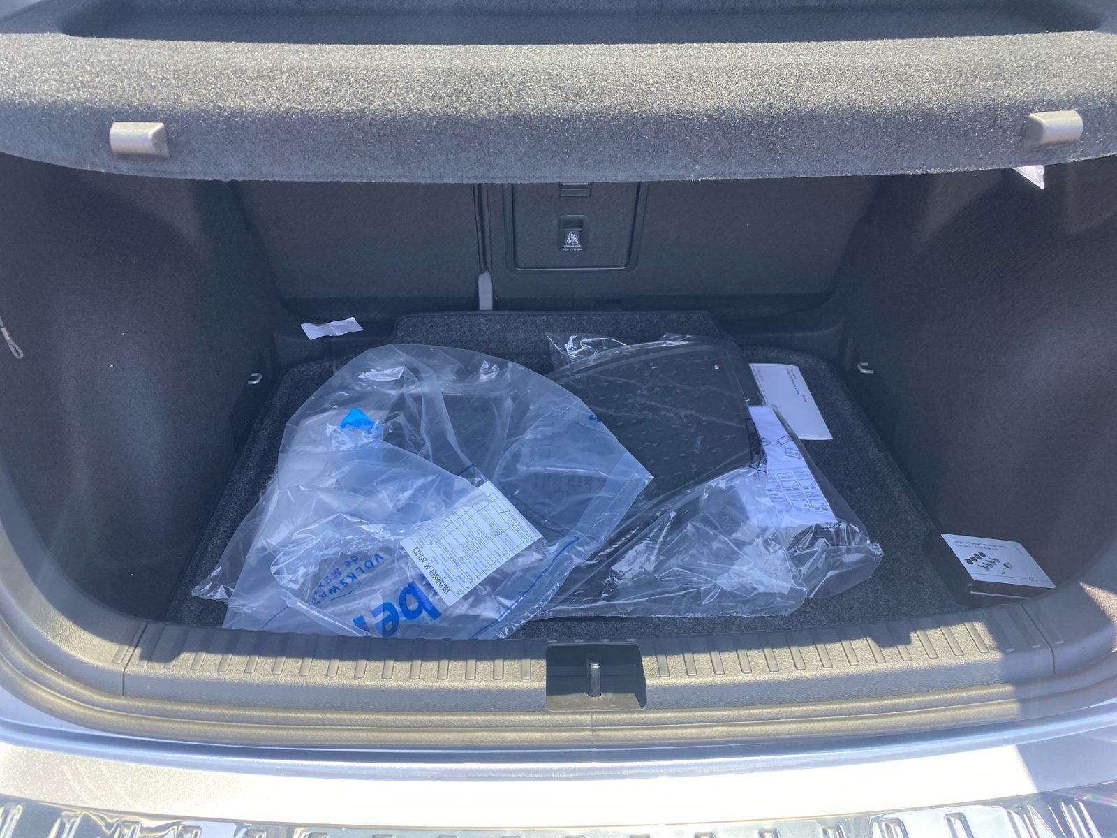 New 2025 Volkswagen Taos SE image 29