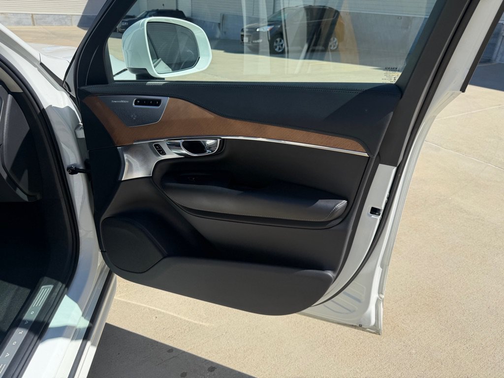 Used 2016 Volvo XC90 T6 Inscription w/ Vision Package AWD/4WD image 29