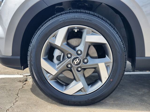 Used 2025 Hyundai Venue SEL FWD image 10
