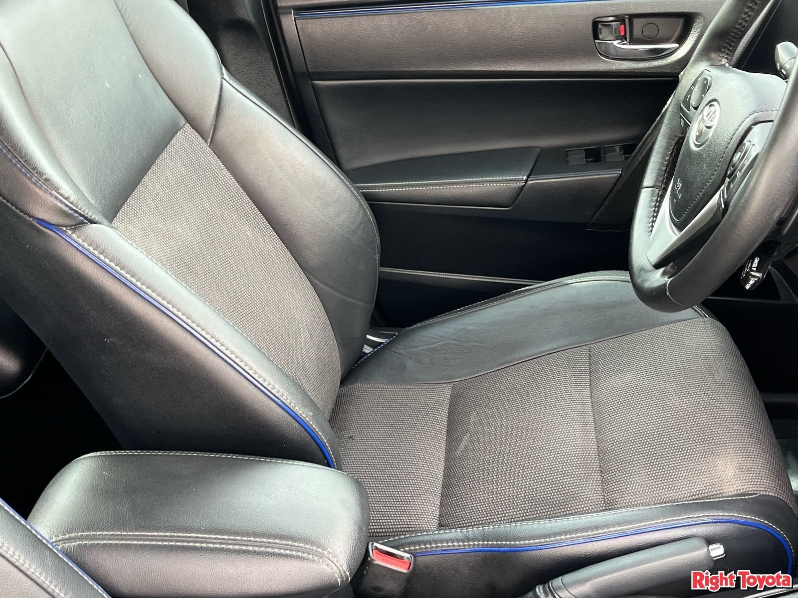 Certified 2018 Toyota Corolla SE FWD image 14