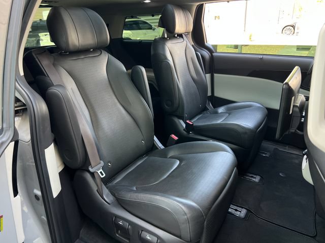 Used 2022 Kia Carnival SX Prestige FWD image 46