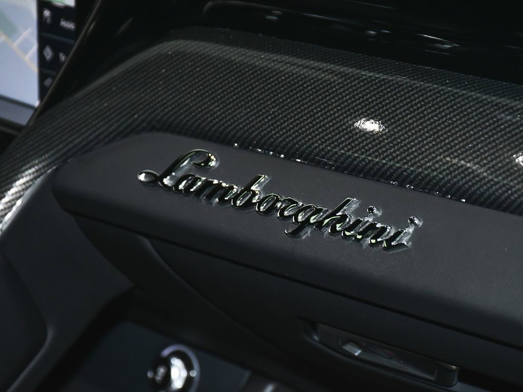 Used 2020 Lamborghini Urus image 68