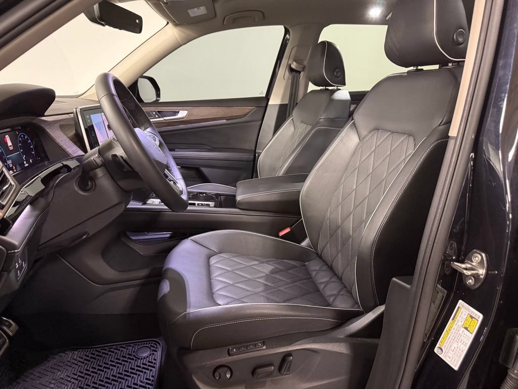 Used 2025 Volkswagen Atlas SEL Premium R-Line AWD/4WD image 9