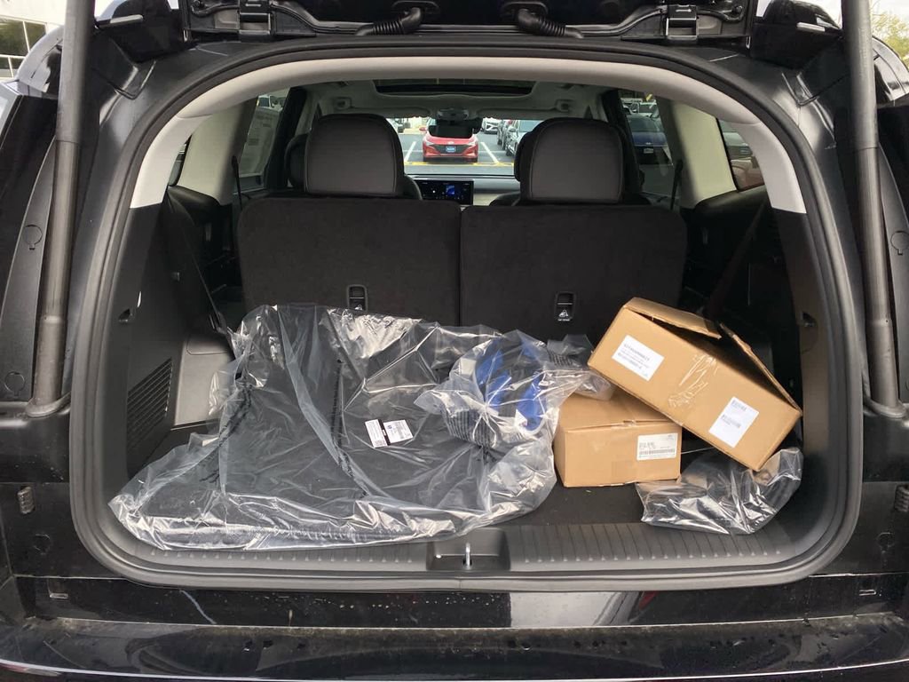 New 2026 Hyundai Ioniq 9 Limited w/ Tow & Go Package image 13