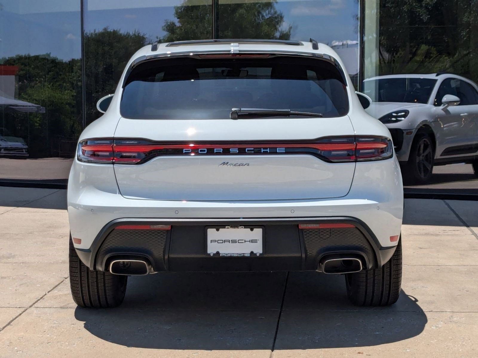 Used 2025 Porsche Macan image 10